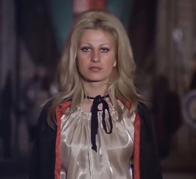 Ölümüyle yasa boğan Pakize Suda'nın yıllar önceki fotoğrafları gündem oldu! 17'sinde Ege Güzeli seçilmiş