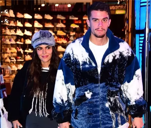 Sürpriz aşk! Güzel oyuncu Özgü Kaya gönlünü rol arkadaşına kaptırdı