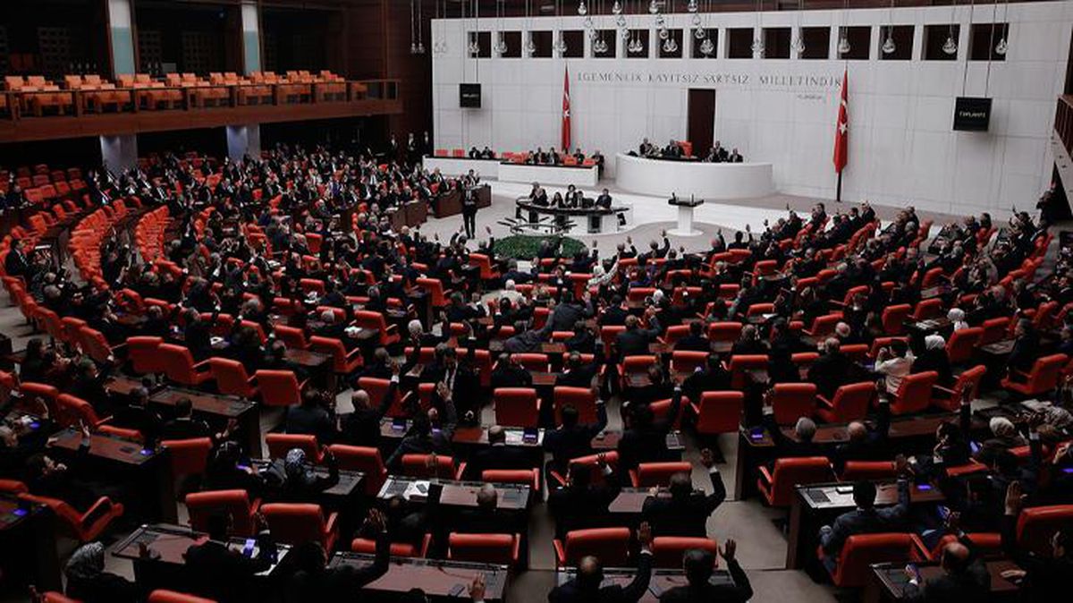 TBMM tatile girme kararı aldı, 2 milyona yakın vatandaşın heyecanla beklediği EYT düzenlemesi 2023'e kaldı