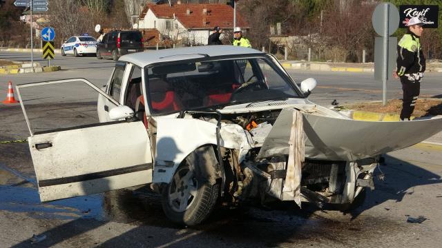 Araçtan fırlayan kadın feci şekilde can verdi! Kazanın sorumlusu koşarak kayıplara karıştı Araçtan fırlayan kadın feci şekilde can verdi! Kazanın sorumlusu koşarak kayıplara karıştı
