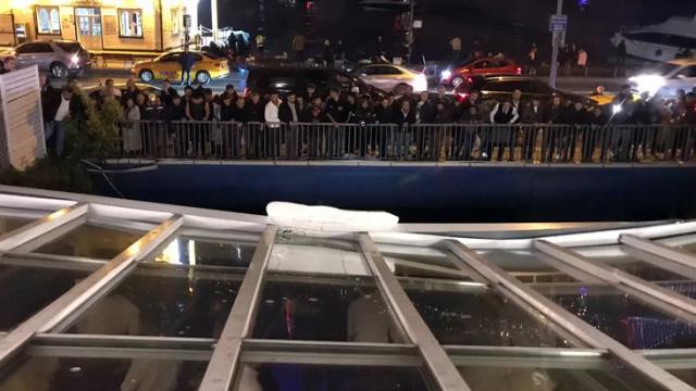 Bebek'te hangi restoran çöktü? (VİDEO) Bebek'te iskelenin çöktüğü restoran ne? Bebek Arnavutköy hangi iskele çöktü?