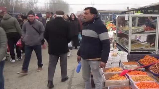 Bulgarlar Noel alışverişi için Edirne'ye akın etti, Esnaf: Sandık sandık götürüyorlar, bizim vatandaşımız fiyat sorup gidiyor