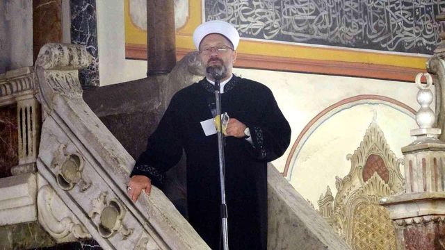 Diyanet İşleri Başkanı Ali Erbaş'tan cuma hutbesinde yılbaşı vurgusu Diyanet İşleri Başkanı Ali Erbaş'tan cuma hutbesinde yılbaşı vurgusu