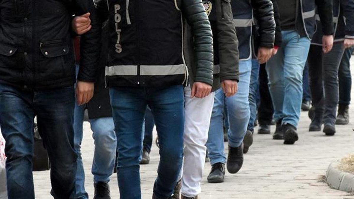 Kocaeli'de PKK/KCK operasyonu: Gençleri terör örgütüne üye yapmak isteyen 5 kişi yakalandı