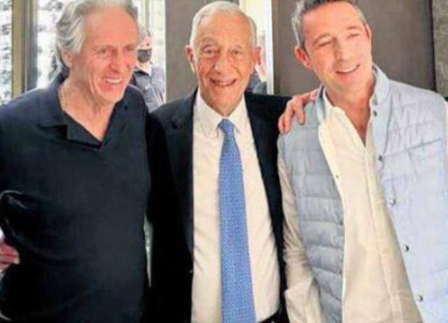 Ali Koç uğurlu yeleğiyle takımı böyle yolcu etti! Jorge Jesus'a sımsıkı sarıldı