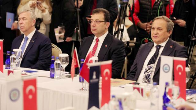CHP'li büyükşehir belediye başkanlarından iktidara İmamoğlu resti: Boyun eğmeyeceğiz
