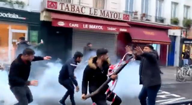 Demirtaş, Paris'teki saldırı sonrası Macron'u etiketleyip paylaşım yaptı Demirtaş, Paris'teki saldırı sonrası Macron'u etiketleyip paylaşım yaptı