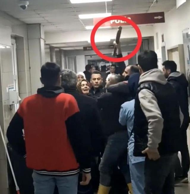 Kızları balkondan düştü, aileler hastanede birbirine girdi