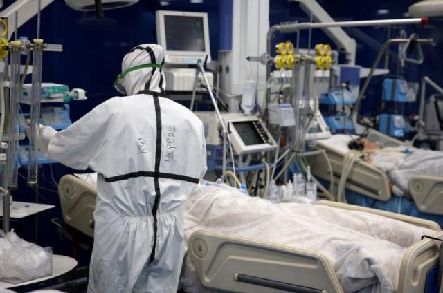 Korona kabusu yeniden hortladı! Morgların dolup taştığı ülkede vaka sayısı 20 günde 250 milyona ulaştı Korona kabusu yeniden hortladı! Morgların dolup taştığı ülkede vaka sayısı 20 günde 250 milyona ulaştı