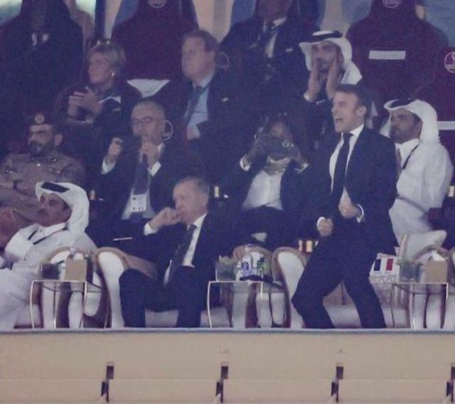 Cumhurbaşkanı Erdoğan, Dünya Kupası finalini birlikte izlediği Macron'u bu sözlerle teselli etti Cumhurbaşkanı Erdoğan, Dünya Kupası finalini birlikte izlediği Macron'u bu sözlerle teselli etti