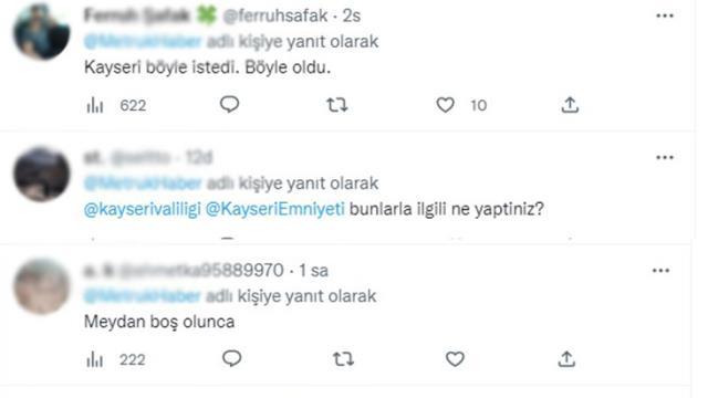 Görüntüler Türkiye'den! Kılıçlarla parkın ortasında birbirlerine girdiler Görüntüler Türkiye'den! Kılıçlarla parkın ortasında birbirlerine girdiler