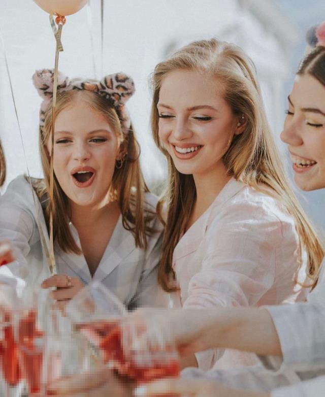 2 ay önce nikah masasına oturan Ufuk Beydemir ve İpek Filiz Yazıcı, düğün yaptı