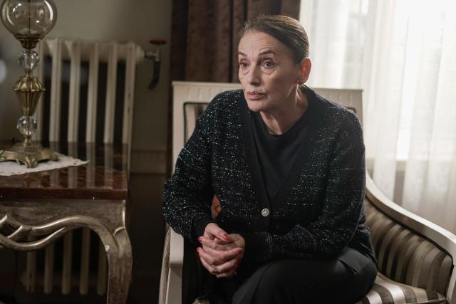 Camdaki Kız'da bomba ayrılık! Usta oyuncu Nur Sürer diziye veda etti