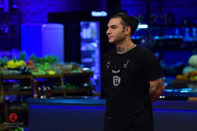 MasterChef Türkiye'de yarışmaya veda eden isim Tolga oldu