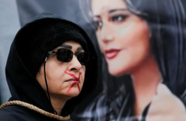 Taliban'ın üniversitede okumalarını yasakladığı Afgan kadınlara İran'dan sürpriz davet