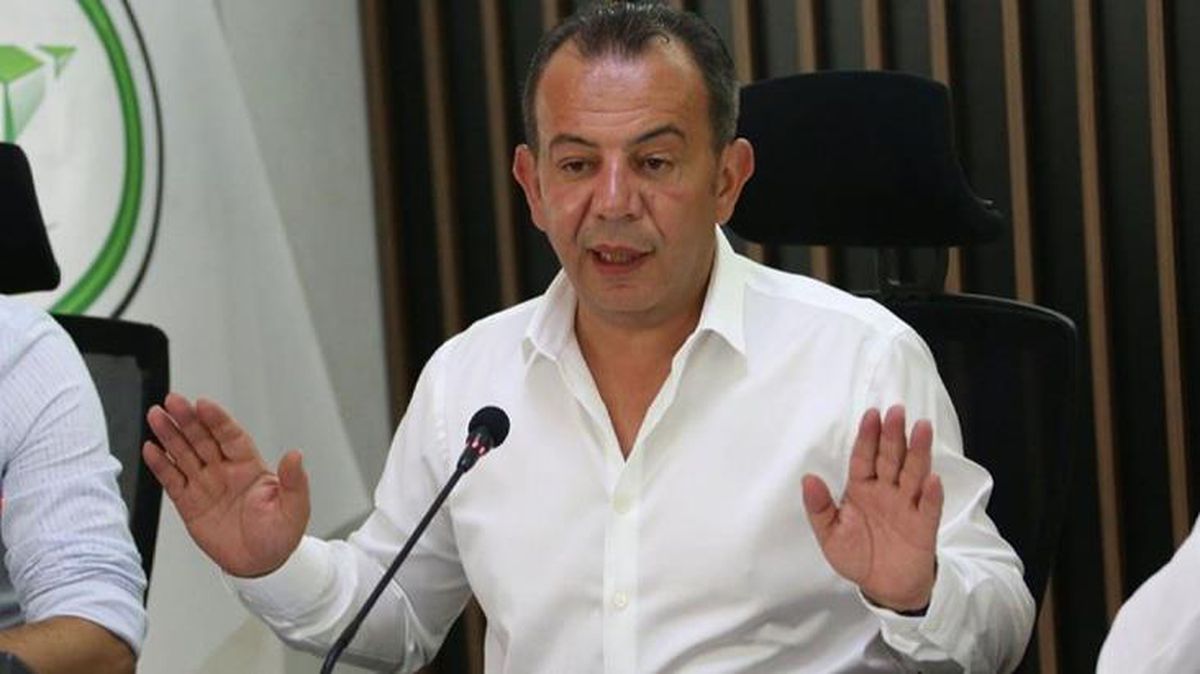 Belediye binasında hareketli saatler! Tanju Özcan'a makamında bıçaklı saldırı girişimi
