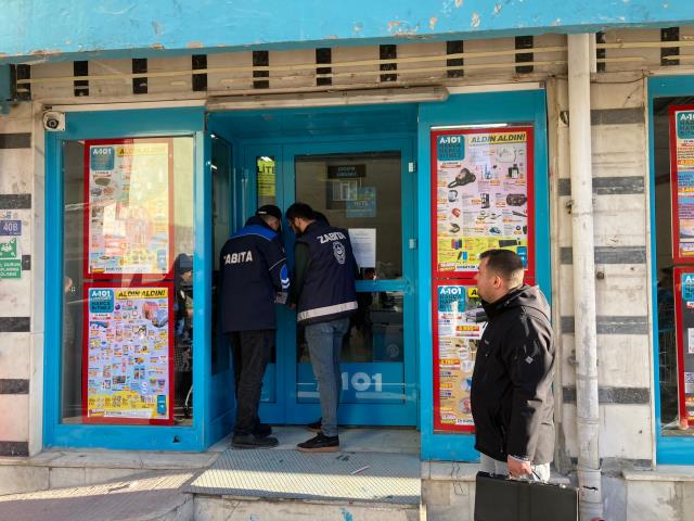 Emirdağ'da zincir market şubesi mühürlendi