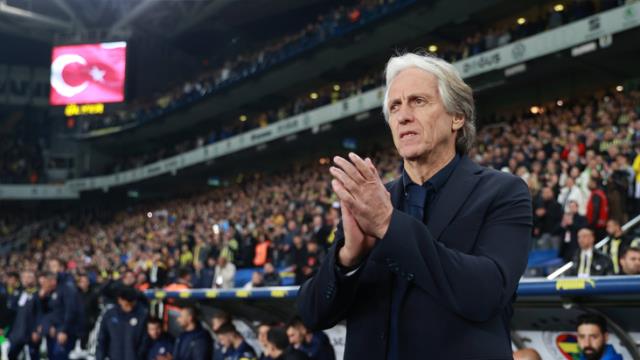 Son Dakika: Kanarya farklı kazandı, yeniden liderliğe oturdu! Fenerbahçe, Hatayspor'u 4-0'lık skorla mağlup etti