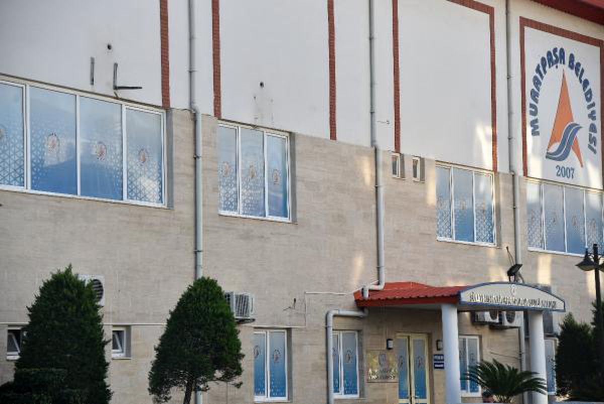 Akıllara durgunluk veren dolandırıcılık! 'Babamın vasiyeti, ücretsiz bakım yapacağım' diyerek, 30 klimayı söküp belediyeyi dolandırdı