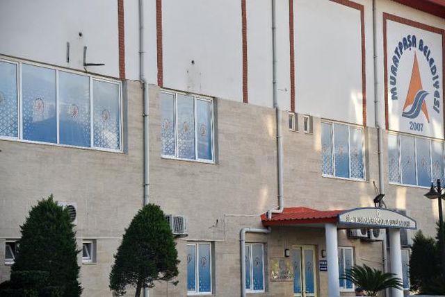 Akıllara durgunluk veren dolandırıcılık! 'Babamın vasiyeti, ücretsiz bakım yapacağım' diyerek, 30 klimayı söküp belediyeyi dolandırdı