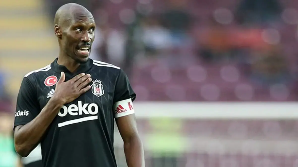 Beşiktaş'ta Atiba 39 yaşında kramponları asıyor! Yeni mesleği bile belli