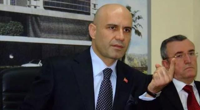 İYİ Partili Turhan Çömez, Peker'le yaptığı konuşmayı aktardı: Elindeki tüm belgeleri iki ayrı ülkeye göndermiş İYİ Partili Turhan Çömez, Peker'le yaptığı konuşmayı aktardı: Elindeki tüm belgeleri iki ayrı ülkeye göndermiş