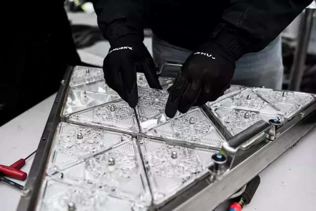 New York'taki Times Meydanı'nda Yılbaşı Topu Hazırlanıyor New York'taki Times Meydanı'nda Yılbaşı Topu Hazırlanıyor