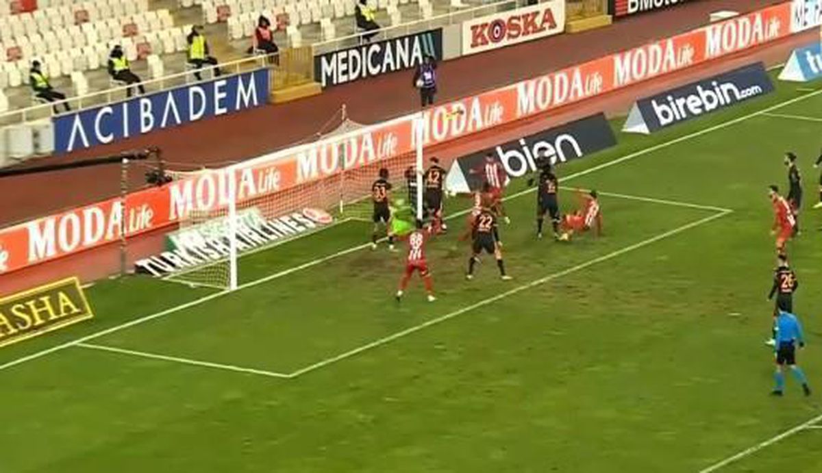 Sivasspor - Galatasaray maçında ne oldu? Sivasspor Galatasaray maçı olayı ne? GS maçında ne oldu?
