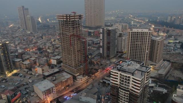 İzmir vinç kazası videosu! (VİDEO) İzmir'de vinç devrildi! İzmir Bornova vinç devrilmesi görüntüleri! İzmir vinç kazası videosu! (VİDEO) İzmir'de vinç devrildi! İzmir Bornova vinç devrilmesi görüntüleri!