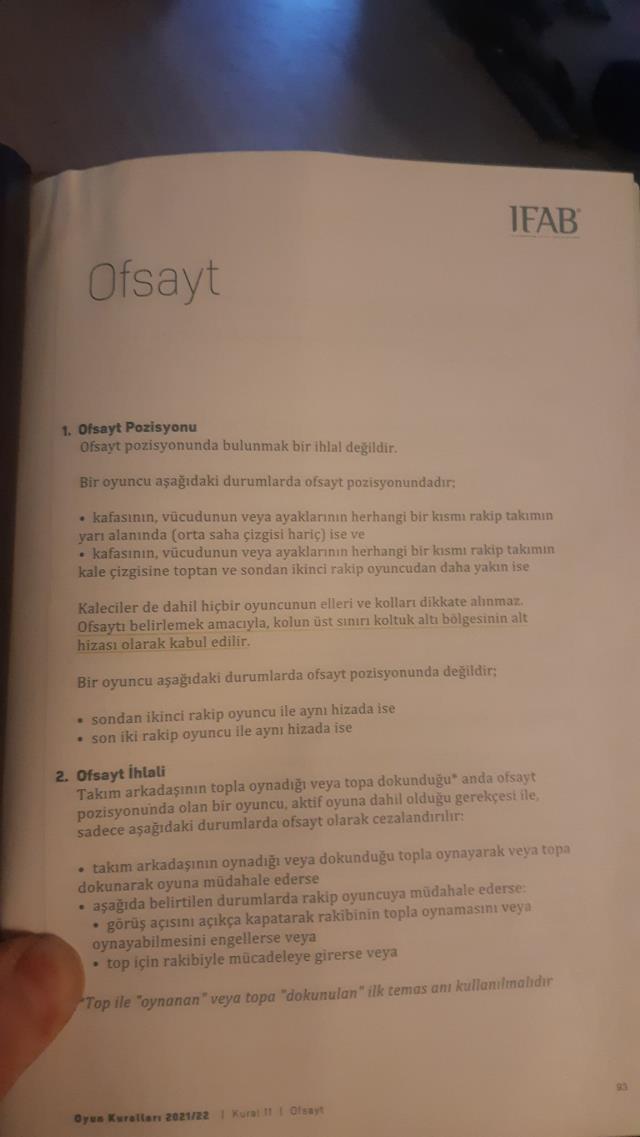 Oyuncu kalecinin arkasında ise ofsayt olur mu? Kalecinin arkasındaki oyuncu ofsaytı bozar mı? Hangi durumda ofsayt olmaz? Ofsayt nedir?