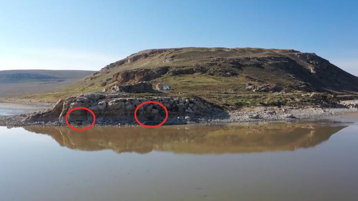 Van Gölü'nde sular çekilince Urartu dönemine ait tapınma alanı gün yüzüne çıktı