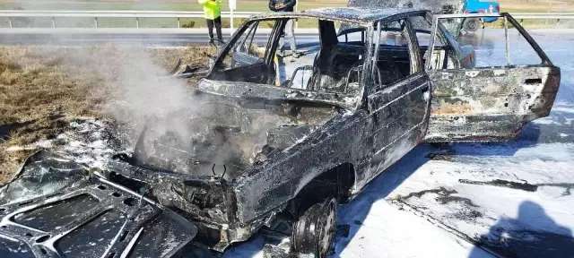 'Arabam yanıyor' diyerek feryat etti 'Arabam yanıyor' diyerek feryat etti