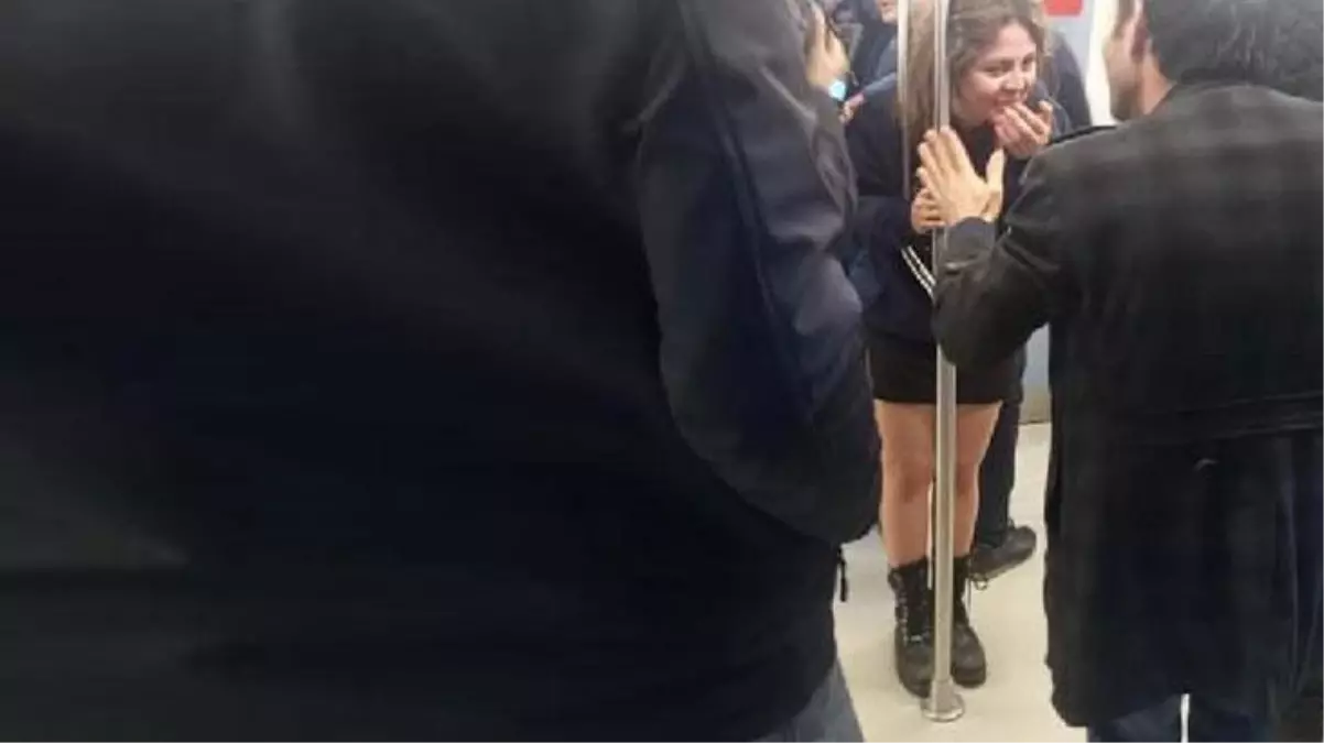 Kadının sıkıştığı yeri gören yolcular, metroyu durdurup yetkilileri aradı