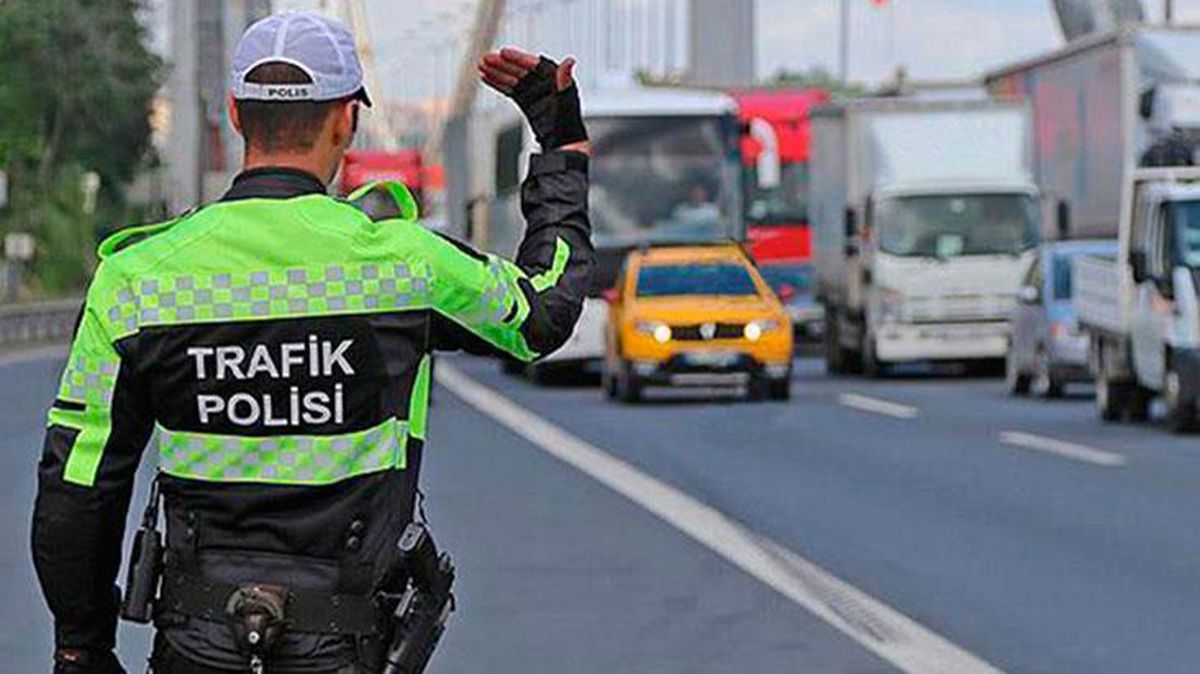 Bugün yola çıkacak vatandaşlar dikkat! Trafik cezalarına büyük zam geldi