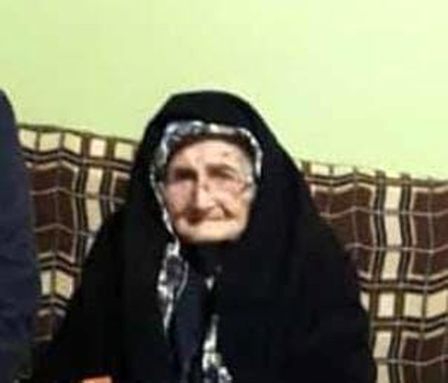 Yemek yaparken elbiseleri tutuşan yaşlı kadın yanarak öldü