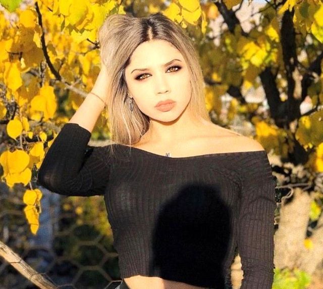 Abisini bıçaklayıp öldüren üniversiteli kız tutuklandı Abisini bıçaklayıp öldüren üniversiteli kız tutuklandı