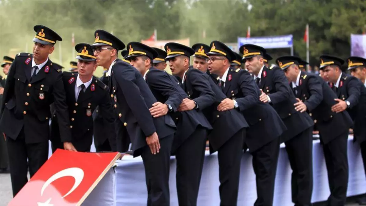 Asteğmenlerin seferberlik yaş sınırı kaç? Asteğmenlerin sefer göre emri yaş aralığı!