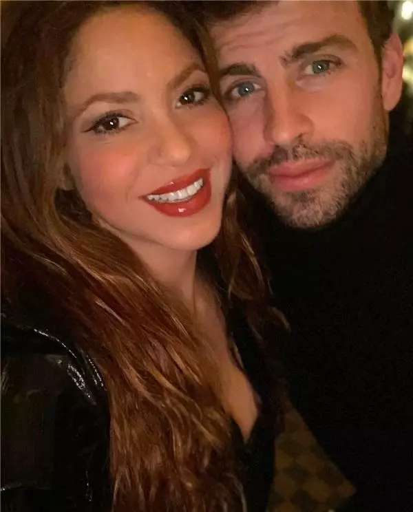 Shakira'dan Gerard Pique'ye sert gönderme Shakira'dan Gerard Pique'ye sert gönderme