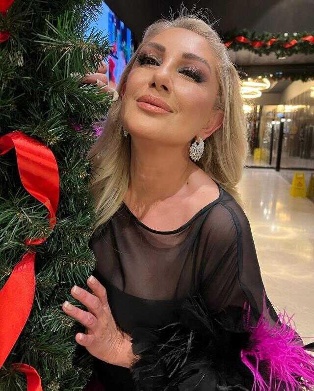 Filtrenin dozunu kaçıran Muazzez Ersoy, İzel'i yaktı! Aradaki fark sosyal medyanın diline düştü Filtrenin dozunu kaçıran Muazzez Ersoy, İzel'i yaktı! Aradaki fark sosyal medyanın diline düştü