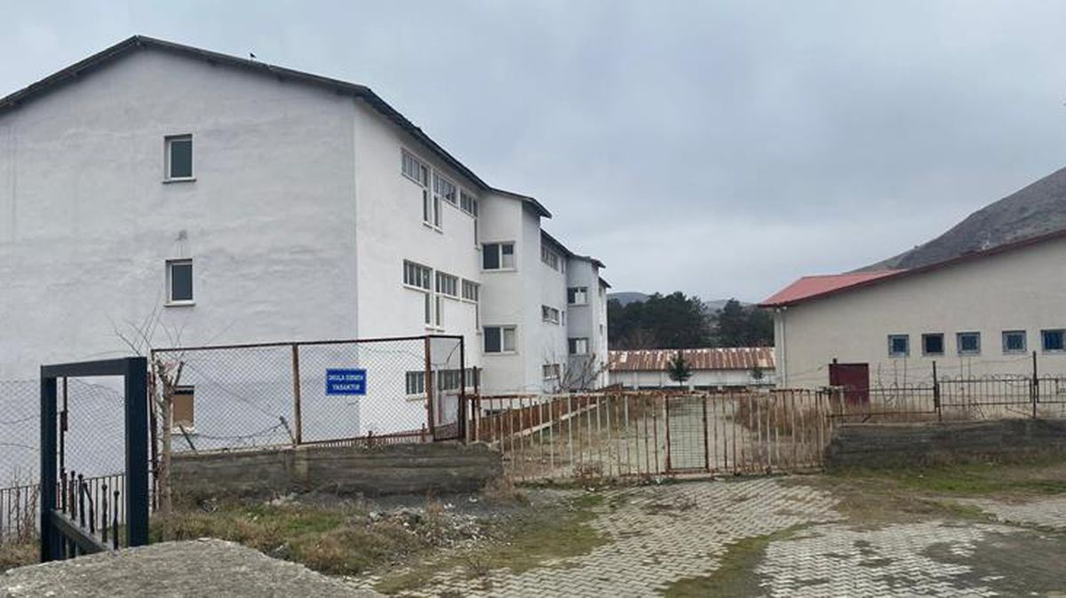 Okulun bahçesinde arkadaşını bıçakla öldüren lise öğrencisi tutuklandı