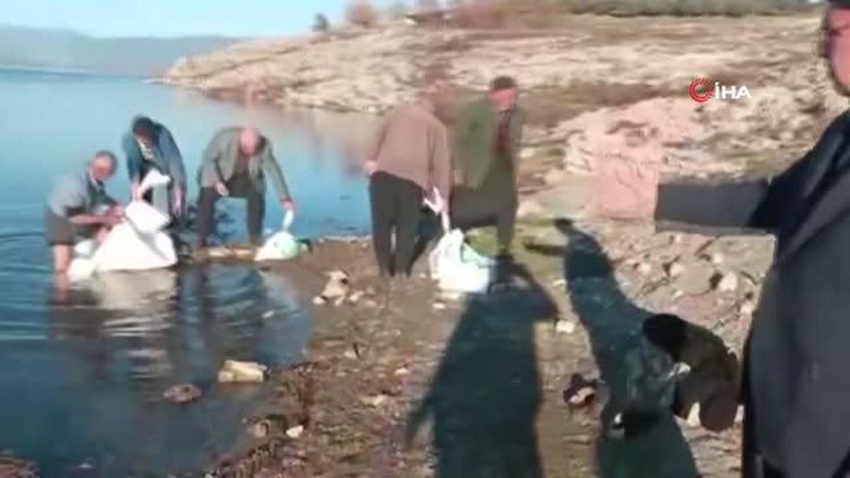 Osmaniye'de kuraklık nedeniyle okunmuş 70 bin taş göle bırakıldı