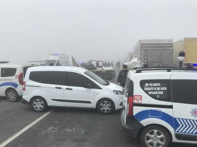 Konya'da askeri araç tıra çarptı, 2 asker şehit oldu