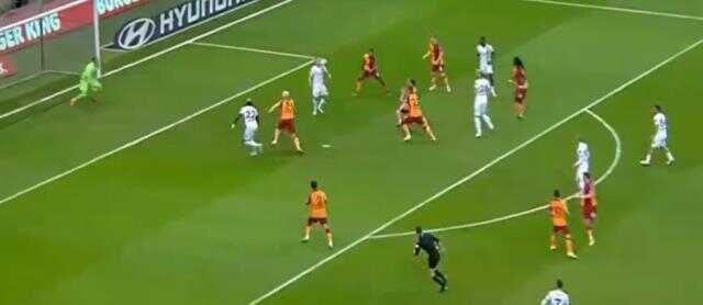 Taraftarlar şok oldu! Taylan Antalyalı kapı dışarı edildiği Galatasaray'a hayatının golünü attı Taraftarlar şok oldu! Taylan Antalyalı kapı dışarı edildiği Galatasaray'a hayatının golünü attı