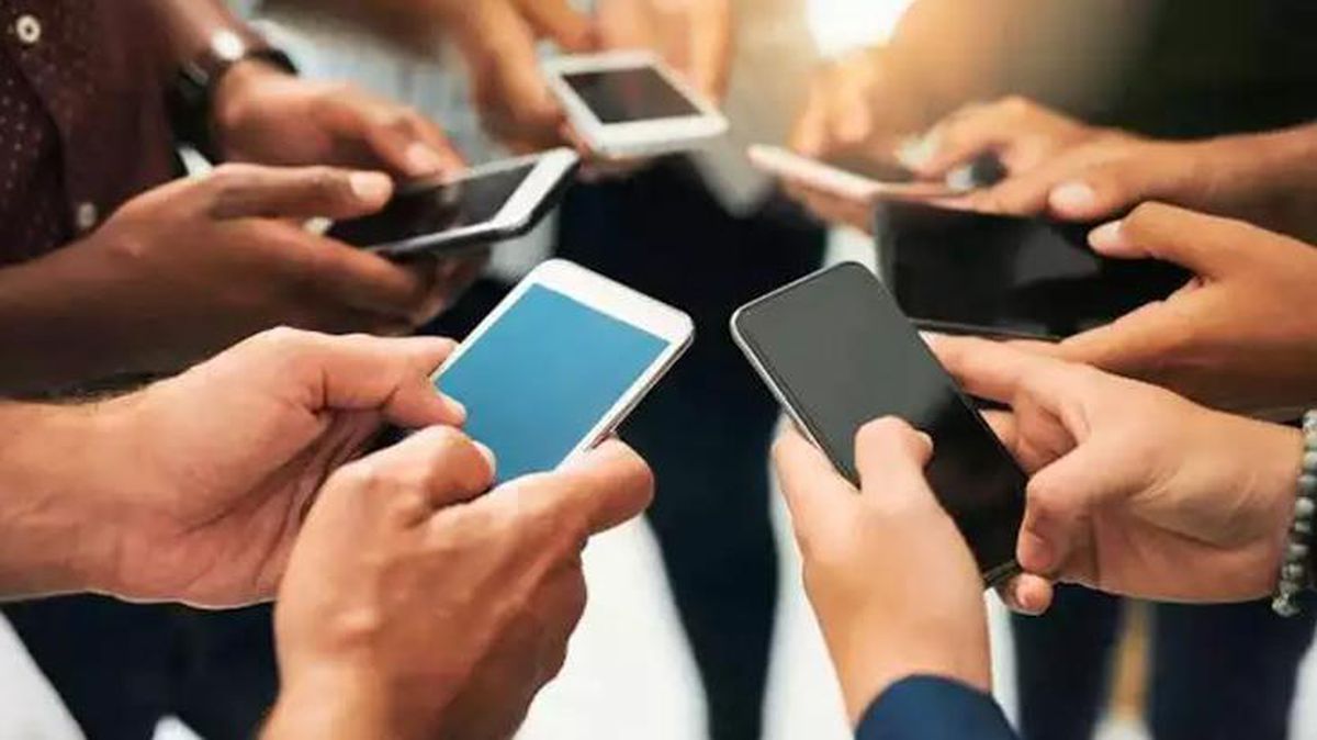 Cep telefonlarında ÖTV kalkıyor mu? Hazine ve Maliye Bakanlığı bomba iddiaya yanıt verdi