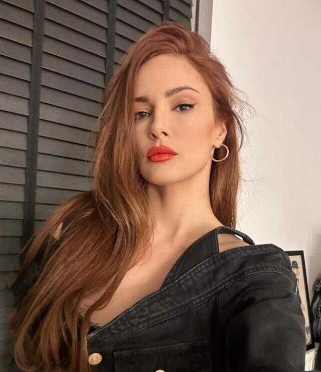 Mine Tugay estetiksiz hali! (GALERİ) Mine Tugay'ın estetik olmadan önceki hali nasıldı?