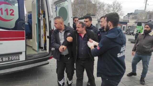 Taksim metrosunda bir kişi raylara düştü! Sarhoş olduğu için dengesini kaybetmiş