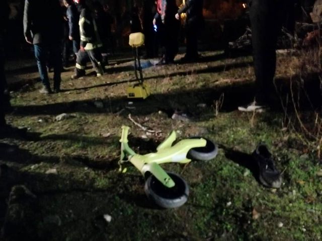 Baba ve oğlunun cansız bedeni su kuyusunda bulunmuştu! Geriye ailenin mutlu fotoğrafı kaldı Baba ve oğlunun cansız bedeni su kuyusunda bulunmuştu! Geriye ailenin mutlu fotoğrafı kaldı