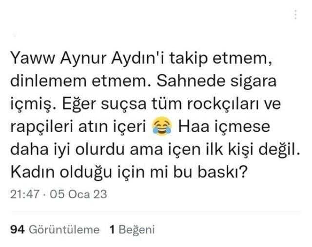 Sahnede sigara içen Aynur Aydın'a tepkiler çığ gibi: Eline ne geçti? Sahnede sigara içen Aynur Aydın'a tepkiler çığ gibi: Eline ne geçti?