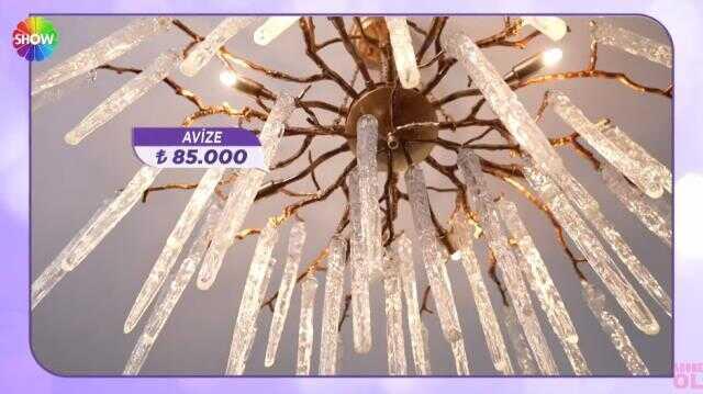 Aslı Hünel servet değerindeki evinin kapılarını açtı, 85 bin TL'lik avizesi ağızları açık bıraktı