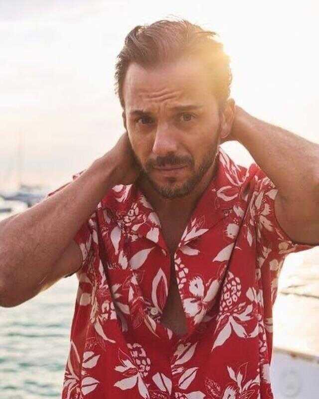 Oyuncu Serkan Altunorak, bir bardak kahvenin 68 TL olmasına tepki gösterdi